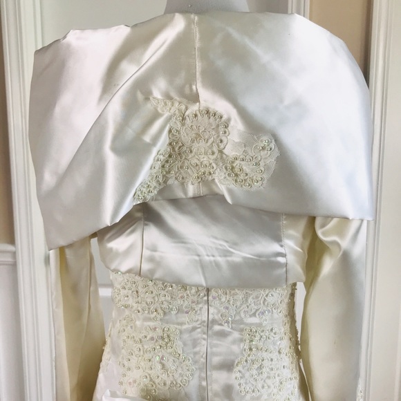 Custom made stunning beaded 2 in 1 wedding dress - Picture 6 of 10